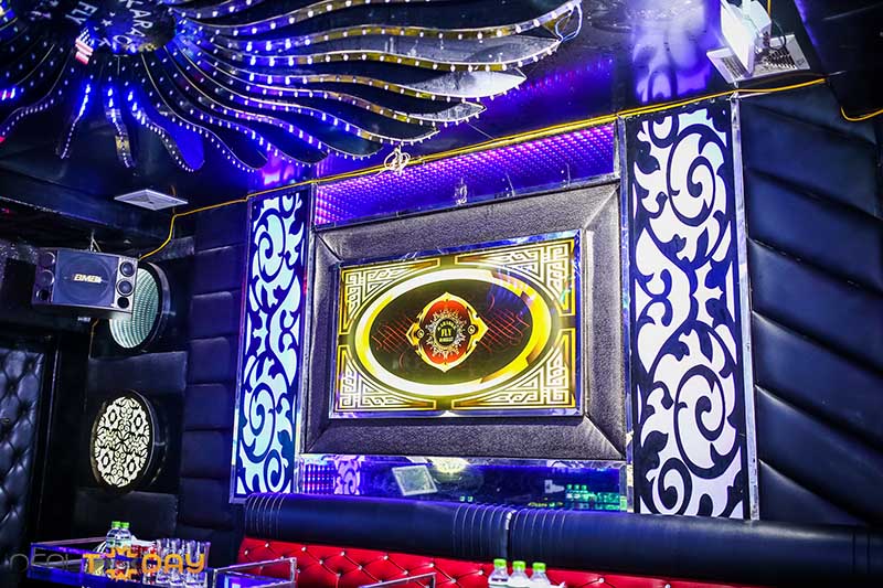 Siêu giảm giá hát Karaoke tại phòng VIP  tại Fly Karaoke