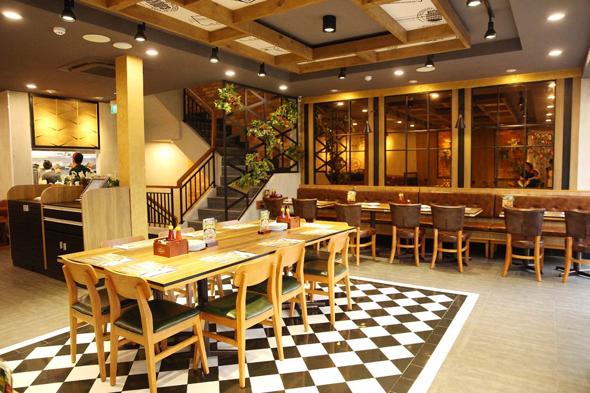 khong-gian-nha-hang-pizza-company
