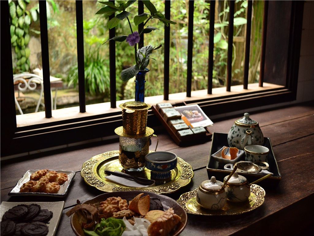 Reaching-Out-Tea-House