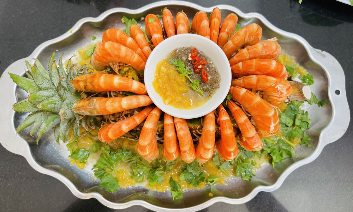 cach-lam-tom-hap-nuoc-dua-tai-nha