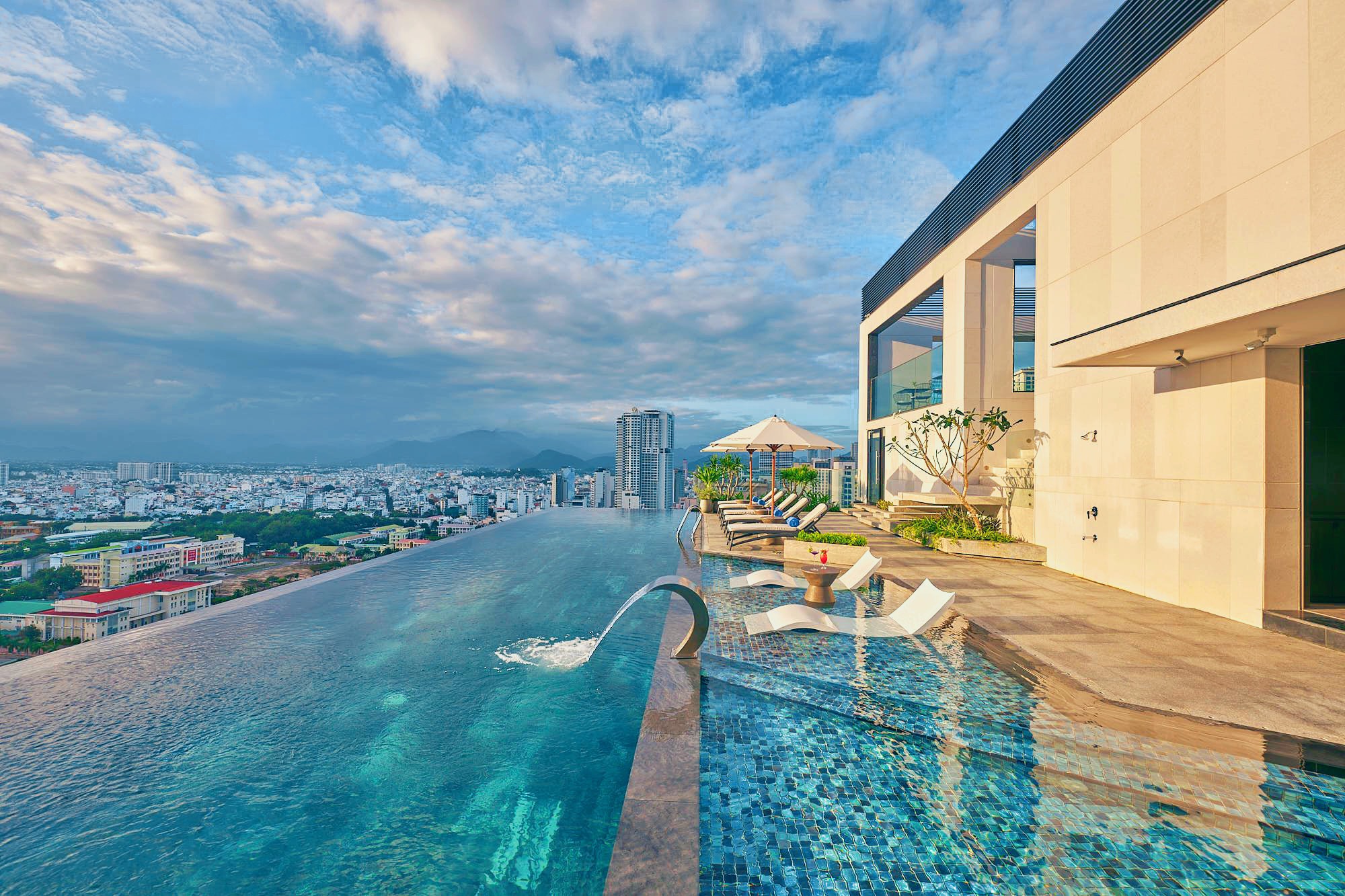 december-nha-trang-hotel-5-sao