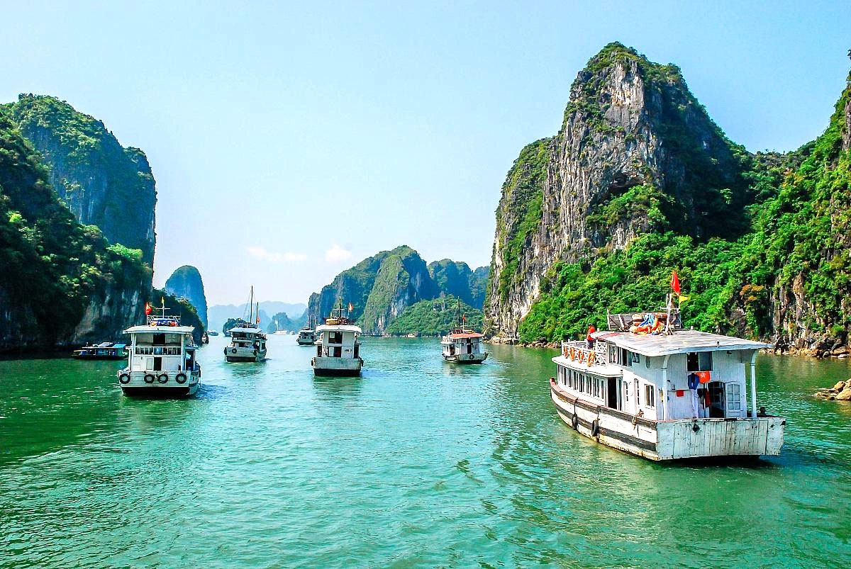 du-lich-ha-long-co-dat-khong