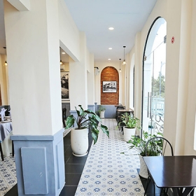 Á Đông Riverside Food & Beer