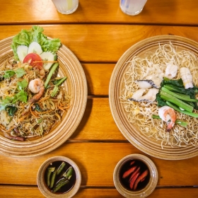 Nhà hàng 1965 Singapore Street Food