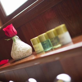 Du Thuyền Royal Wings