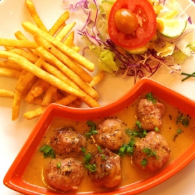 Nhà hàng Oliu Đỏ