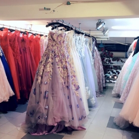 Nụ Cười Vàng Studio