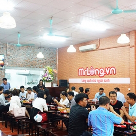 Nhà hàng Mr. Lòng