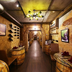Hầm rượu Aum Wine Cellar