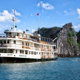 Du thuyền Emerald 4 sao