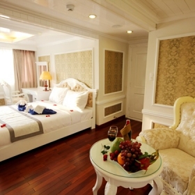 Signature Ha Long Cruise