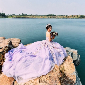 Nụ Cười Vàng Studio