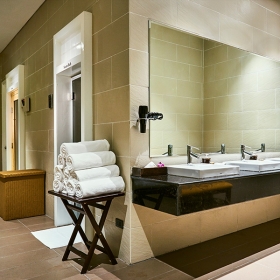 Windsor Plaza Hotel 5 Sao - Windsor Spa Cao Cấp Sang Trọng