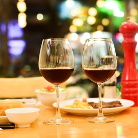 Nhà hàng Oliu Đỏ