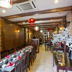 Nhà hàng Red House