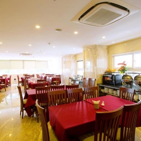 Khách sạn Euro Star 