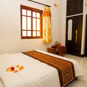 Golden Tulip Hotel 3 sao 