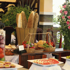 Hòn Rơm Central Beach Resort