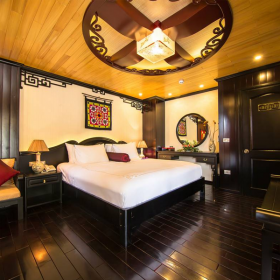 Du thuyền Dragon Legend