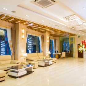 Từ Sơn Luxury Hotel