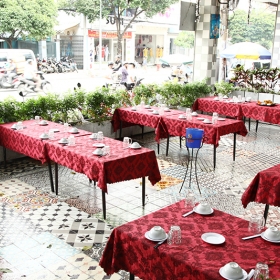 Nhà Hàng Hòn Đất