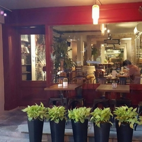 1995 Bức Tường Story