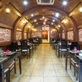 Nhà hàng Red House