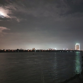 Thảo viên gió sông Hồng