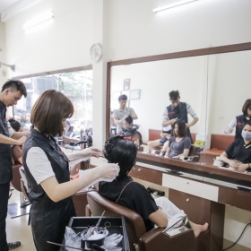 Salon tóc Hồng Trọng 