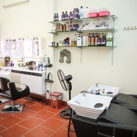 Tony Nhi Beauty Salon