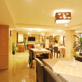 Khách sạn Hoàng Yến I Bình Dương