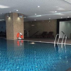 Bể bơi Green Pool