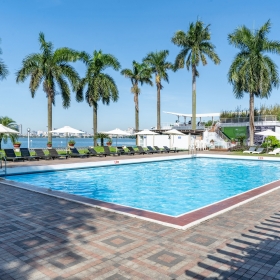 BỂ BƠI KHÁCH SẠN THẮNG LỢI 