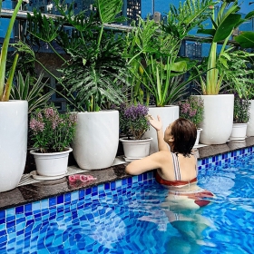 Massage Tropical Pool