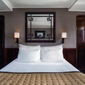 Du thuyền Emerald 4 sao