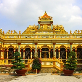 Du lịch Quốc tế Hoàng gia 