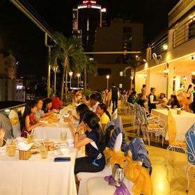 KHÁCH SẠN HƯƠNG SEN