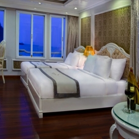 Signature Ha Long Cruise