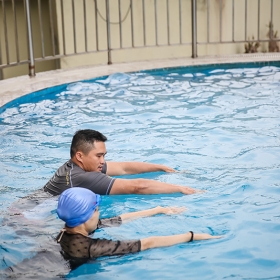 Bể bơi Sông Nhuệ Sails Tower