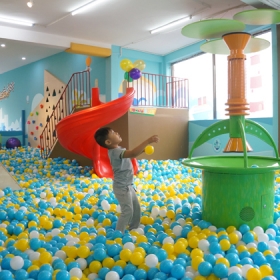 Khu vui chơi Tomato Kids 