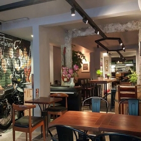 1995 Bức Tường Story