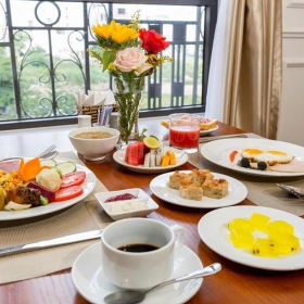 SUNLIT SEA HOTEL & APARTMENT