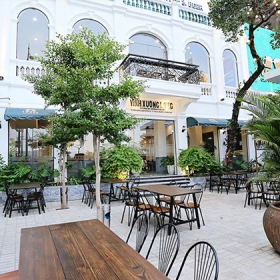 Á Đông Riverside Food & Beer