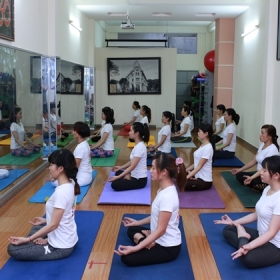 B-Sky Yoga Club