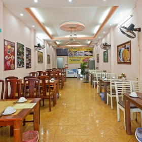 Nhà hàng Vua Gà Tươi Mạnh Hoạch