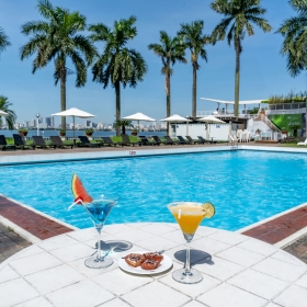 BỂ BƠI KHÁCH SẠN THẮNG LỢI 