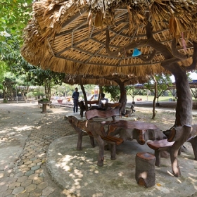 Nhà hàng Tre Bãi Đá