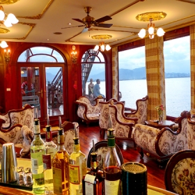 Du thuyền Hoàng Đế Nha Trang