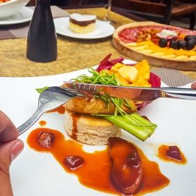 De L'amour Bistro & Cafe