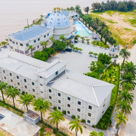 HÒN DẤU HOLIDAY RESORT